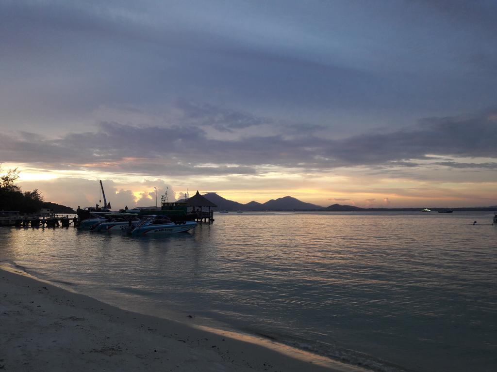 Minnie Seaview Resort Koh Samet Exterior photo
